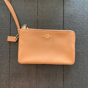 NEW Coach Wristlet purse. Double pocket, card slot